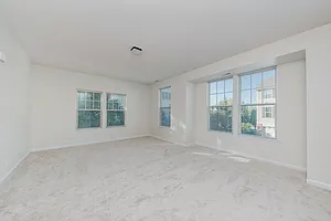 212 N Commerce St — Photo 5