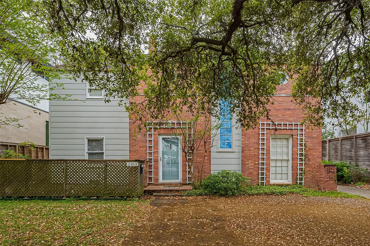 Building Photo - 2163 University Blvd