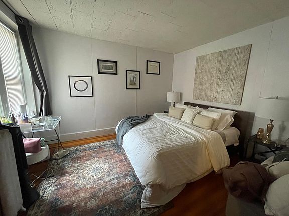 3rd image of 198 Saint Paul St #5
