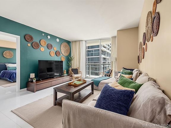 3rd image of 485 Brickell Ave APT 2711