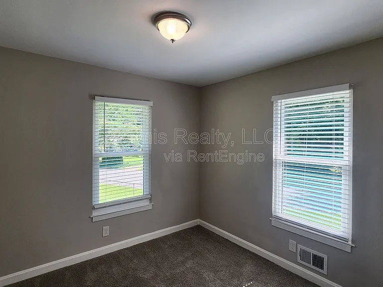 2043 Chicago Ave NW — Photo 13