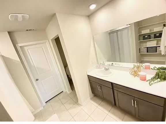 5th image of 2213 Kingfisher St