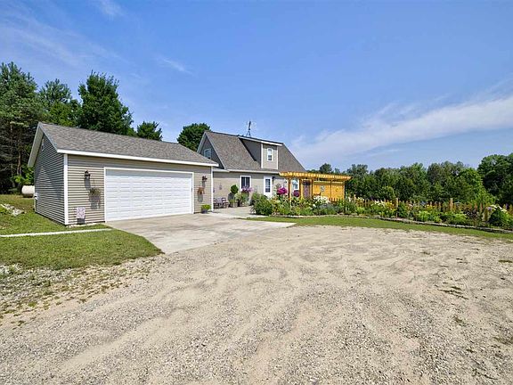 2nd image of 10766 Lakeview Ln