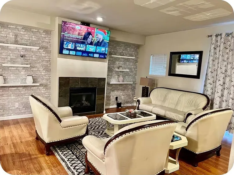 19129 Zoe Ln — Photo 1