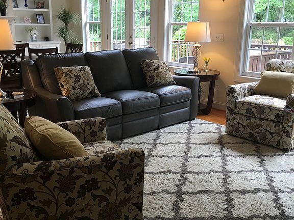 3rd image of 105 Glen Haven Cir