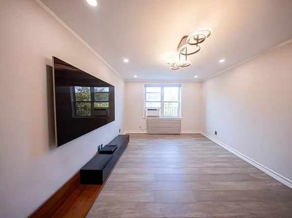 2531 E 7th St APT 6M, Brooklyn, NY 11235