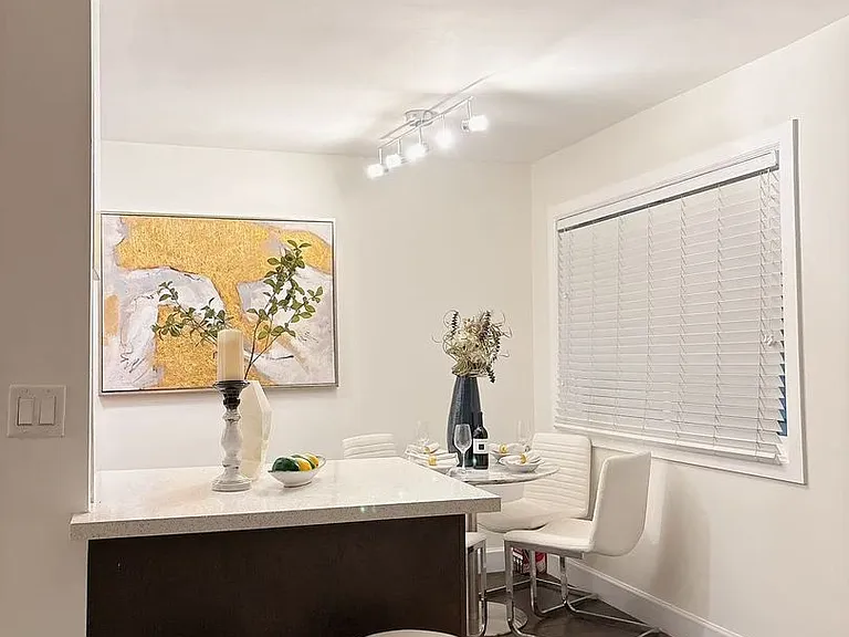 1250 W 37th St — Photo 10