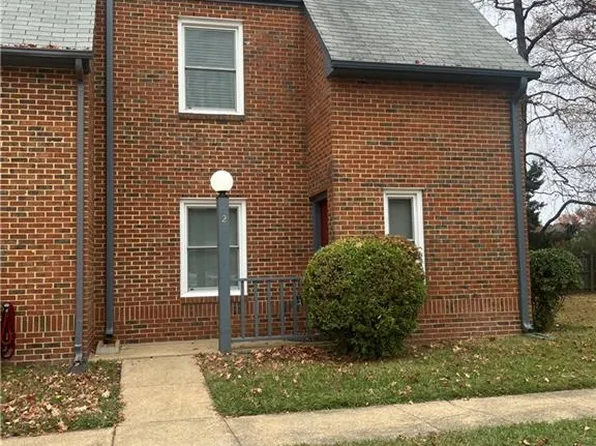 2 Carmine Pl, Hampton, VA 23666