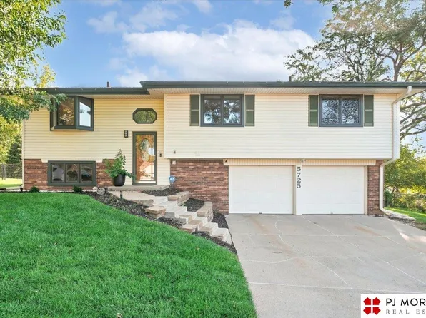5725 N 116th Cir, Omaha, NE 68164