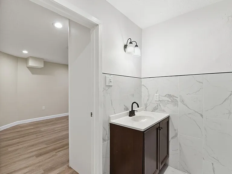 3911 Fulton St — Photo 22