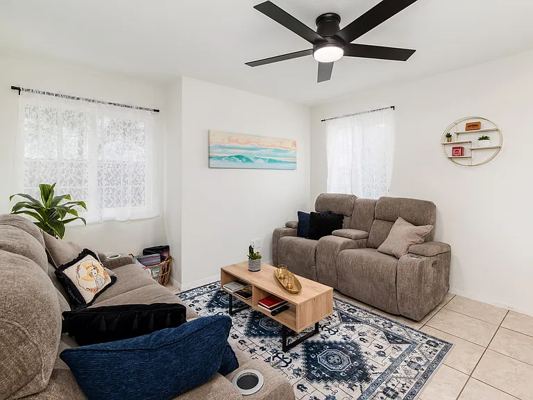 2971 Franklin Ave — Photo 24
