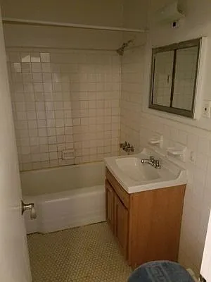 Rented by Max & Associates Realty Corp | media 11