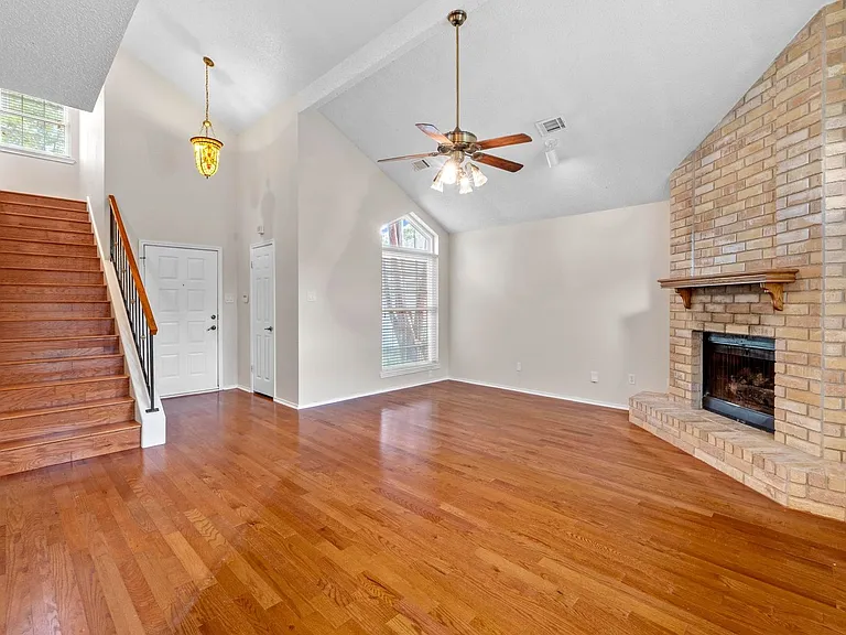 15905 De Peer Ave — Photo 4