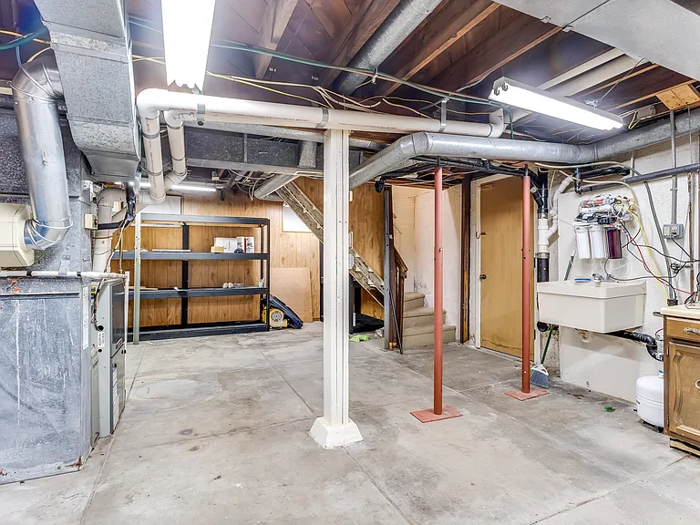 122 S Belmont Ave — Photo 38