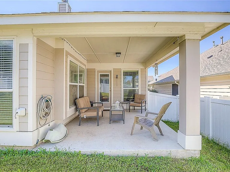 5009 Holliday Dr — Photo 33
