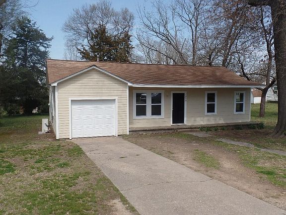 2nd image of 219 E Garland St