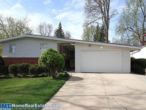 2nd image of 5917 Meadowbrook Ln