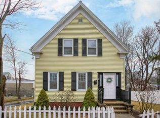 70 Green St, Reading, MA 01867