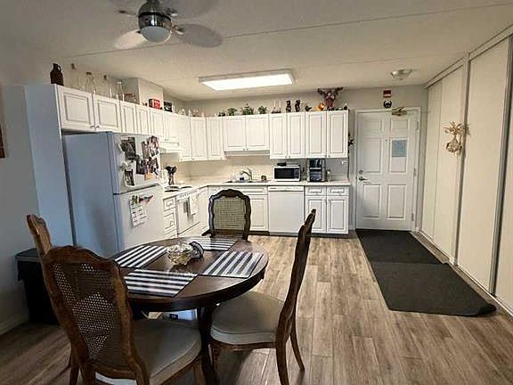 4th image of 4514 E 54th Ave #301