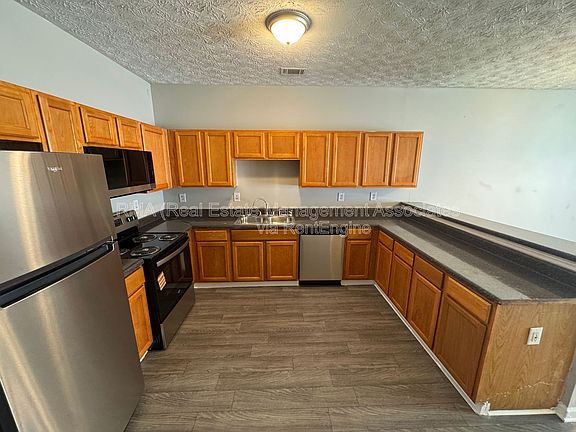5th image of 1755 Carrington Dr