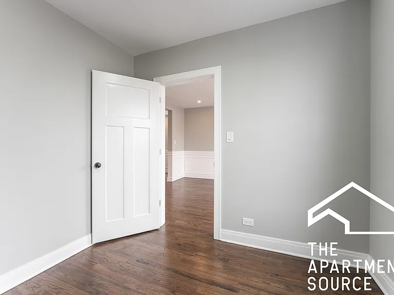 1923 N Pulaski Rd #2 — Photo 6