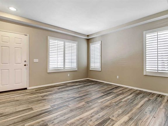 2nd image of 124 Canyon Creek Way