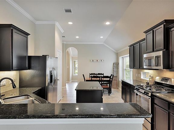 5th image of 18227 Russett Green Dr