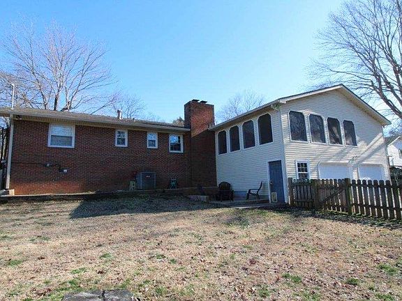 4th image of 756 Crittenden Cir