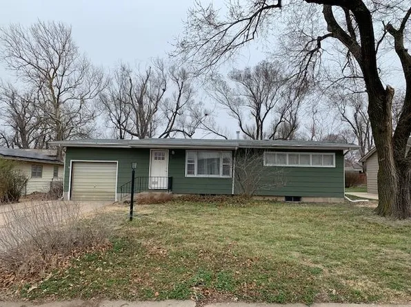 1004 S Plum St, Newton, KS 67114