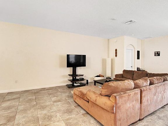 5th image of 11506 Warren Oaks Pl