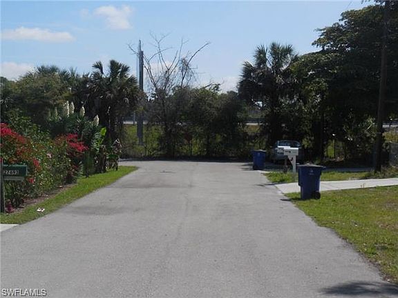 2nd image of 27688 Pinecrest Ln
