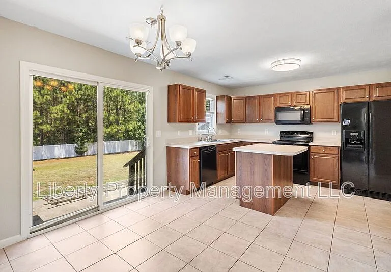 65 Grover Pl — Photo 4