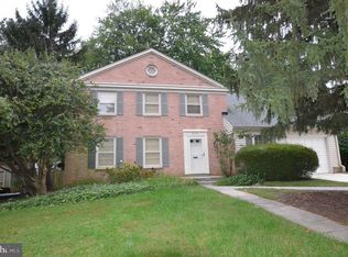 8300 Aqueduct Rd, Rockville, MD 20854