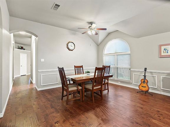 4th image of 1220 Michael Ave