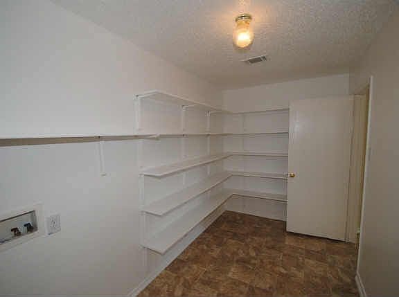 3rd image of 7304 Circle Dr