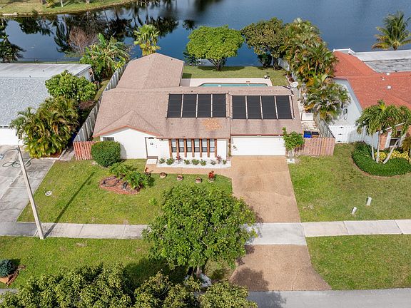 4th image of 2645 SW 14th Court