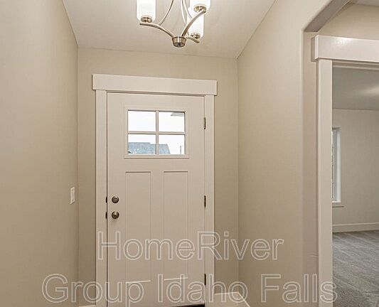 2nd image of 4048 N Barcelona Ave
