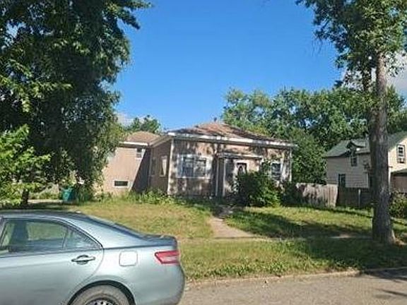 2nd image of 726 N Holcombe Ave