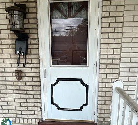 2nd image of 1509 S Albert St