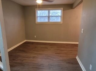 6108 NW Bell Rd #A, Kansas City, MO 64152