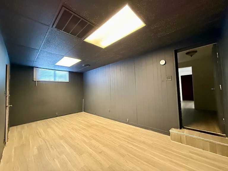 1452 N Marion St — Photo 26