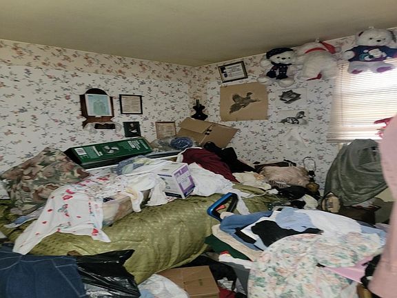 4th image of 742 S 24th St