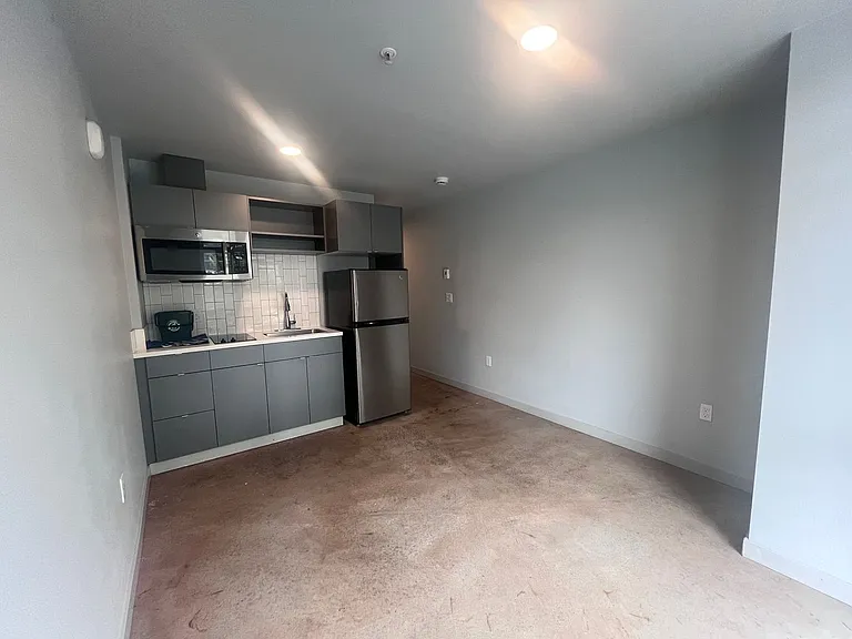 Minnie Flats | 101 Denny Way, Seattle, WA 98109 — Photo 24