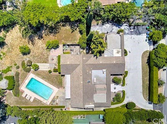 3rd image of 12052 Skyline Dr