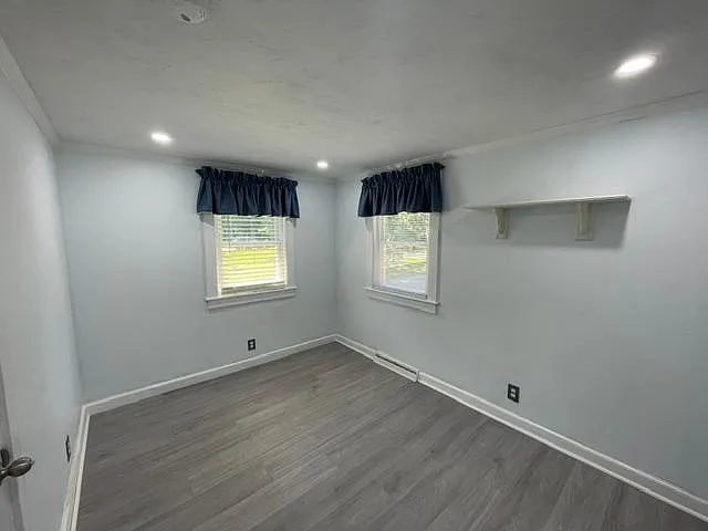 39 Newton Ave — Photo 13