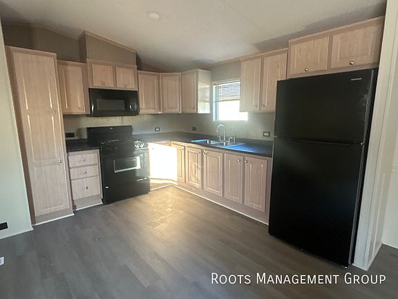 3rd image of 304 E 18th Pl #15