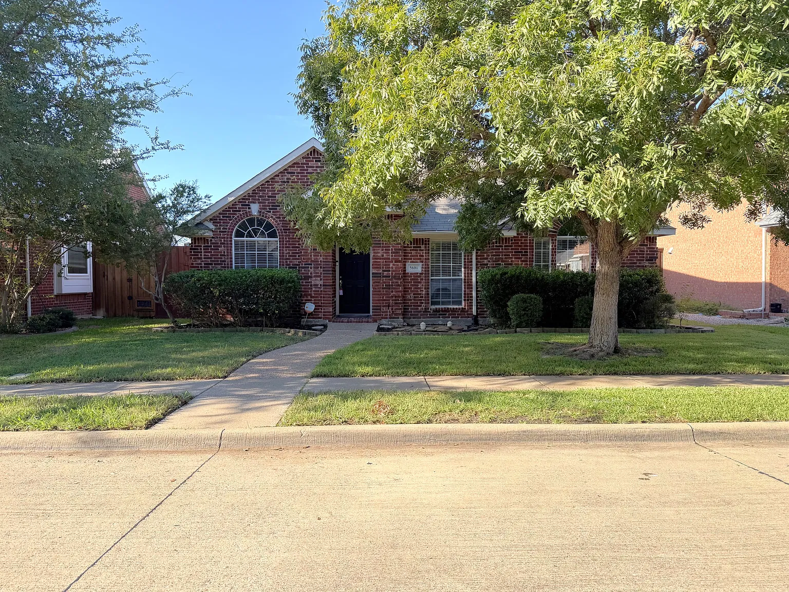 3 bed, 2140 sqft, $2,895 — Photo 2