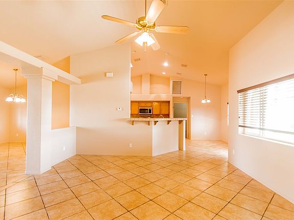 4th image of 3827 S Kerley Dr