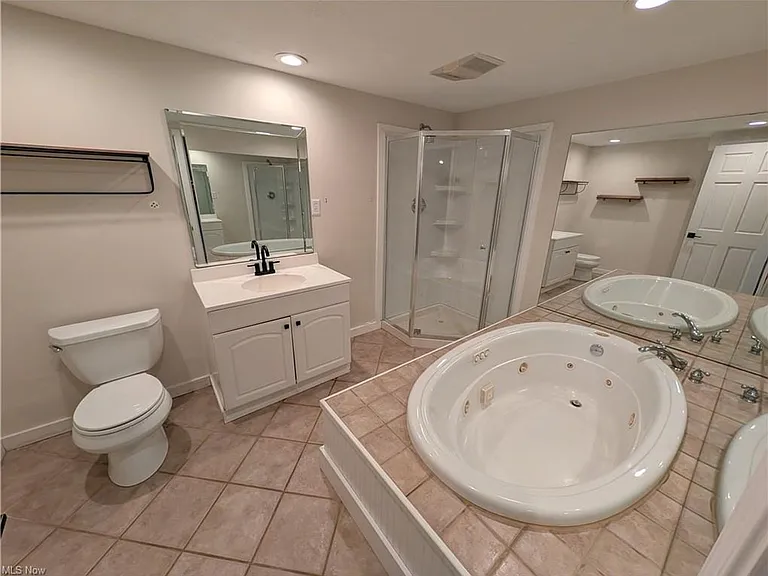 8645 Courtland Dr — Photo 11