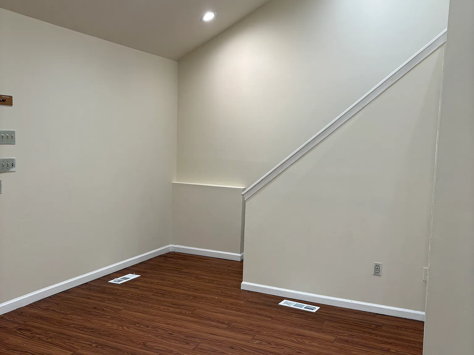 7 bed, 3385 sqft, $3,495 — Photo 4
